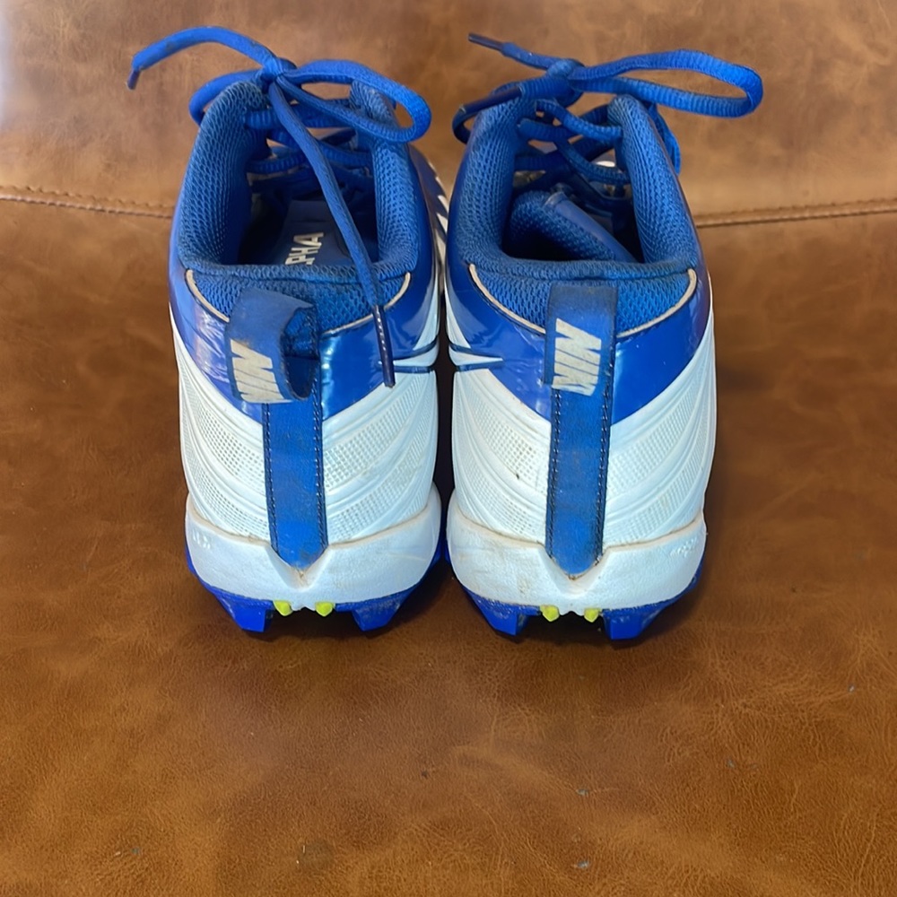 Nike cleats - Picture 2 of 8